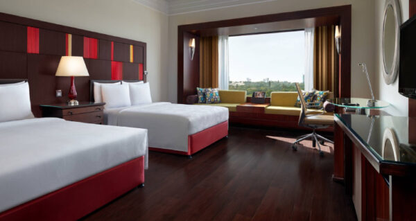 Twin/Twin Deluxe Guest Room