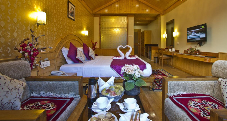 Holiday Heights & Spa Manali